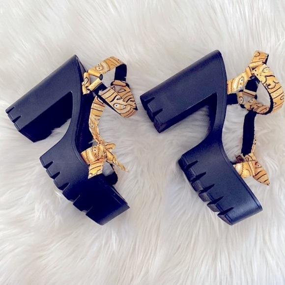 Lemonade yellow bandanna platform sandals heels - Picture 3 of 10